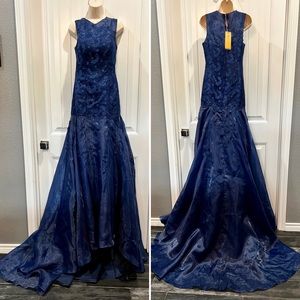 NWT Milanoo dark blue ball gown with train - size 6/8